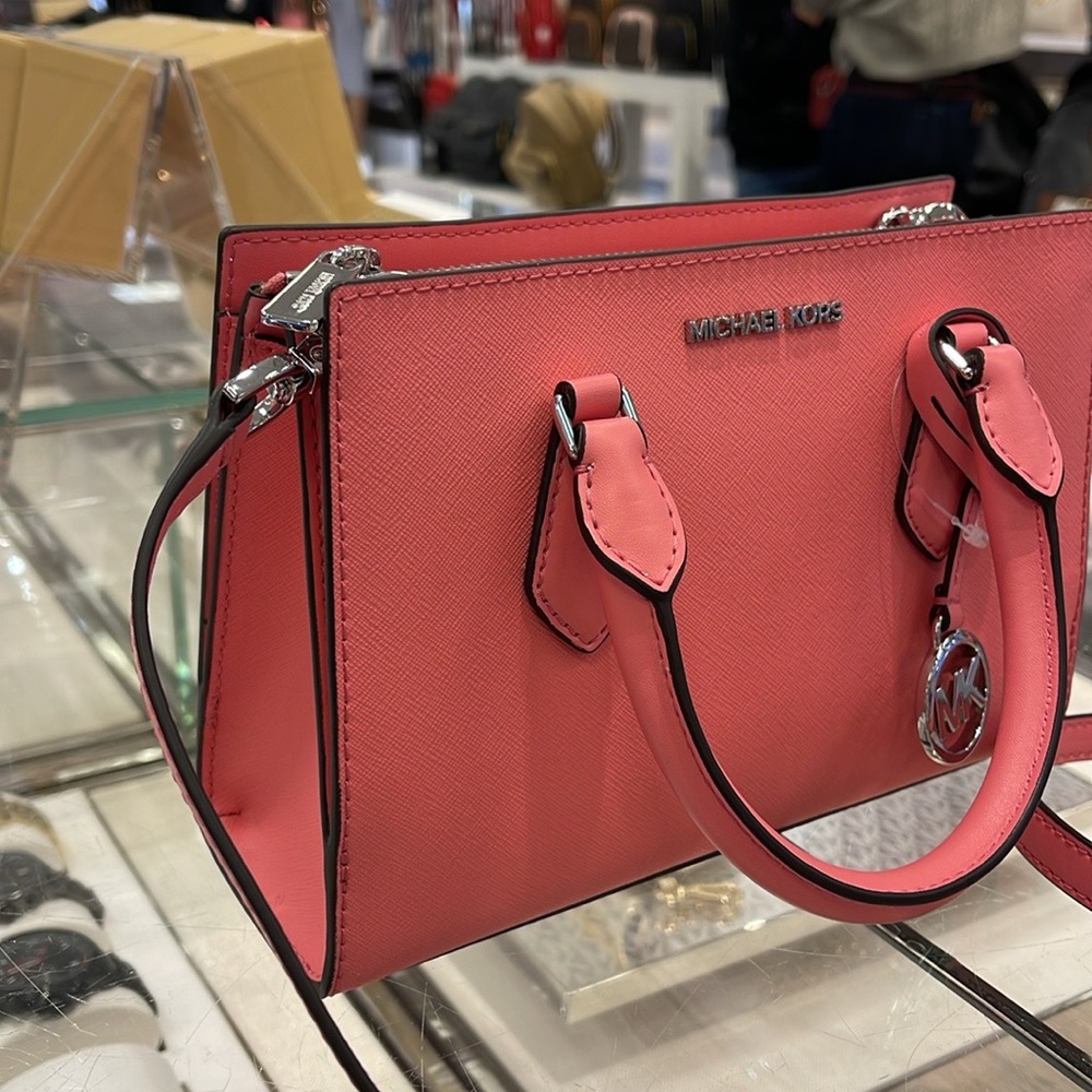 MICHAEL KORS
Sheila Small Faux Saffiano Leather Satchel
Tea Rose 
NWT - Picture 13 of 16
